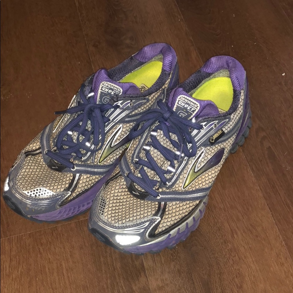 Brooks Ghost Running Shoes (8.5)